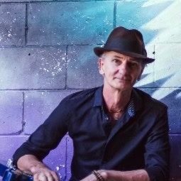 Terry M  / Acoustic guitarist image 3